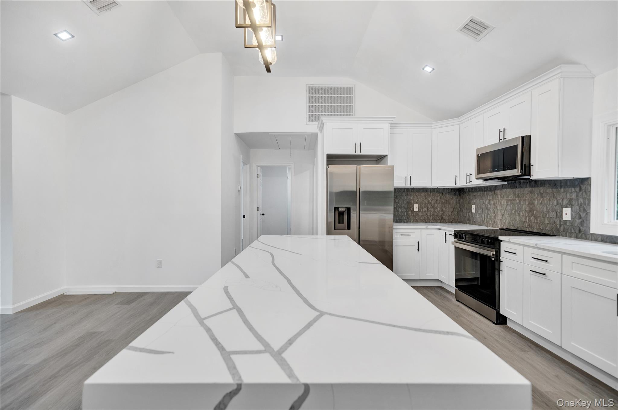 #9 photo, 7 Weinmann Boulevard, Melville , NY 11747