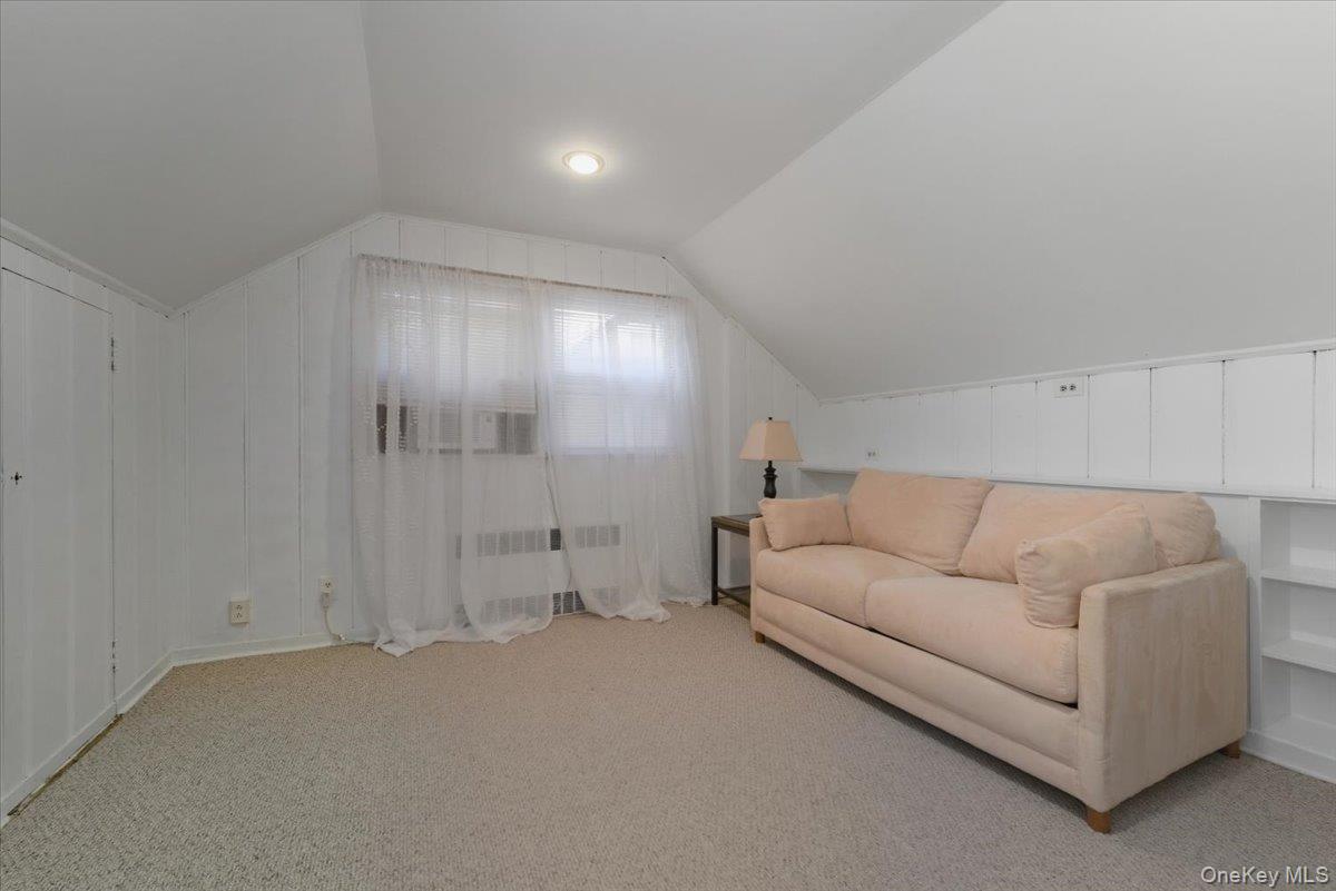 #12 photo, 433 Westminster Road, Rockville Centre , NY 11570