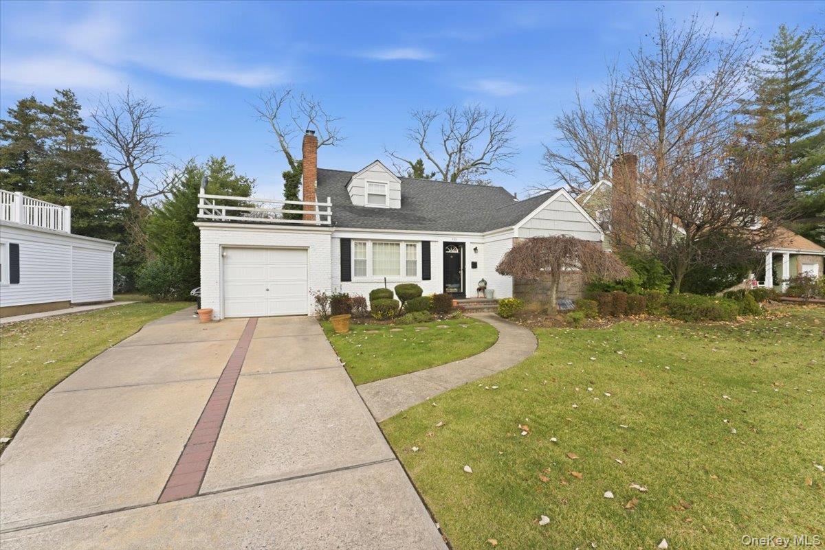 #19 photo, 433 Westminster Road, Rockville Centre , NY 11570