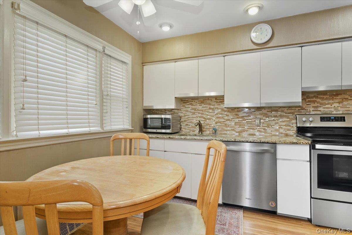 #6 photo, 433 Westminster Road, Rockville Centre , NY 11570