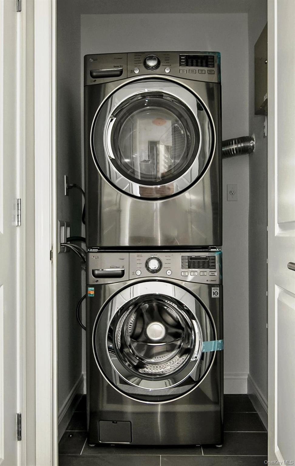 #12 photo, 21 Lumber Road, Roslyn , NY 11576