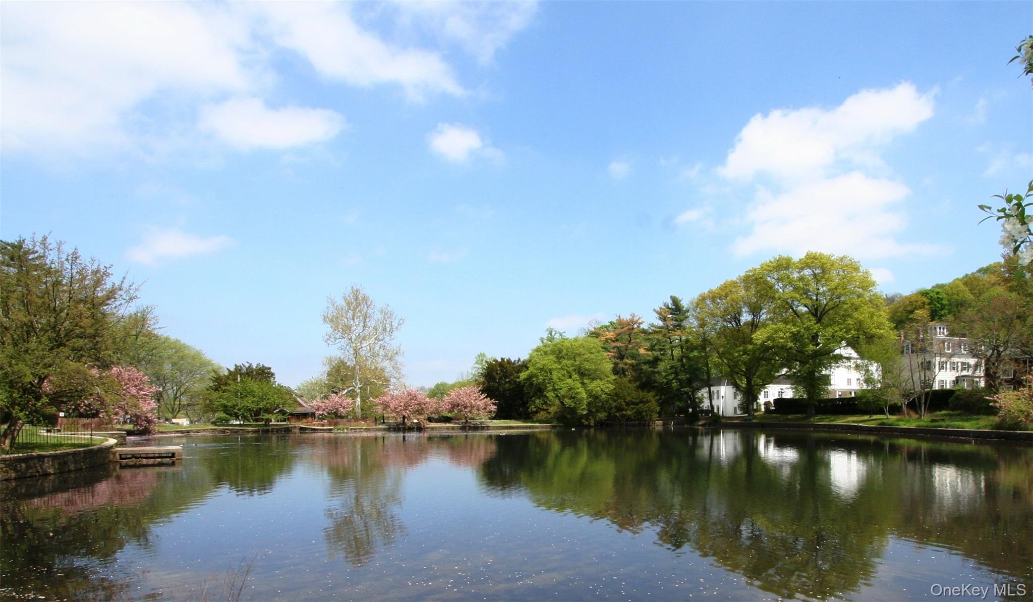 #17 photo, 21 Lumber Road, Roslyn , NY 11576