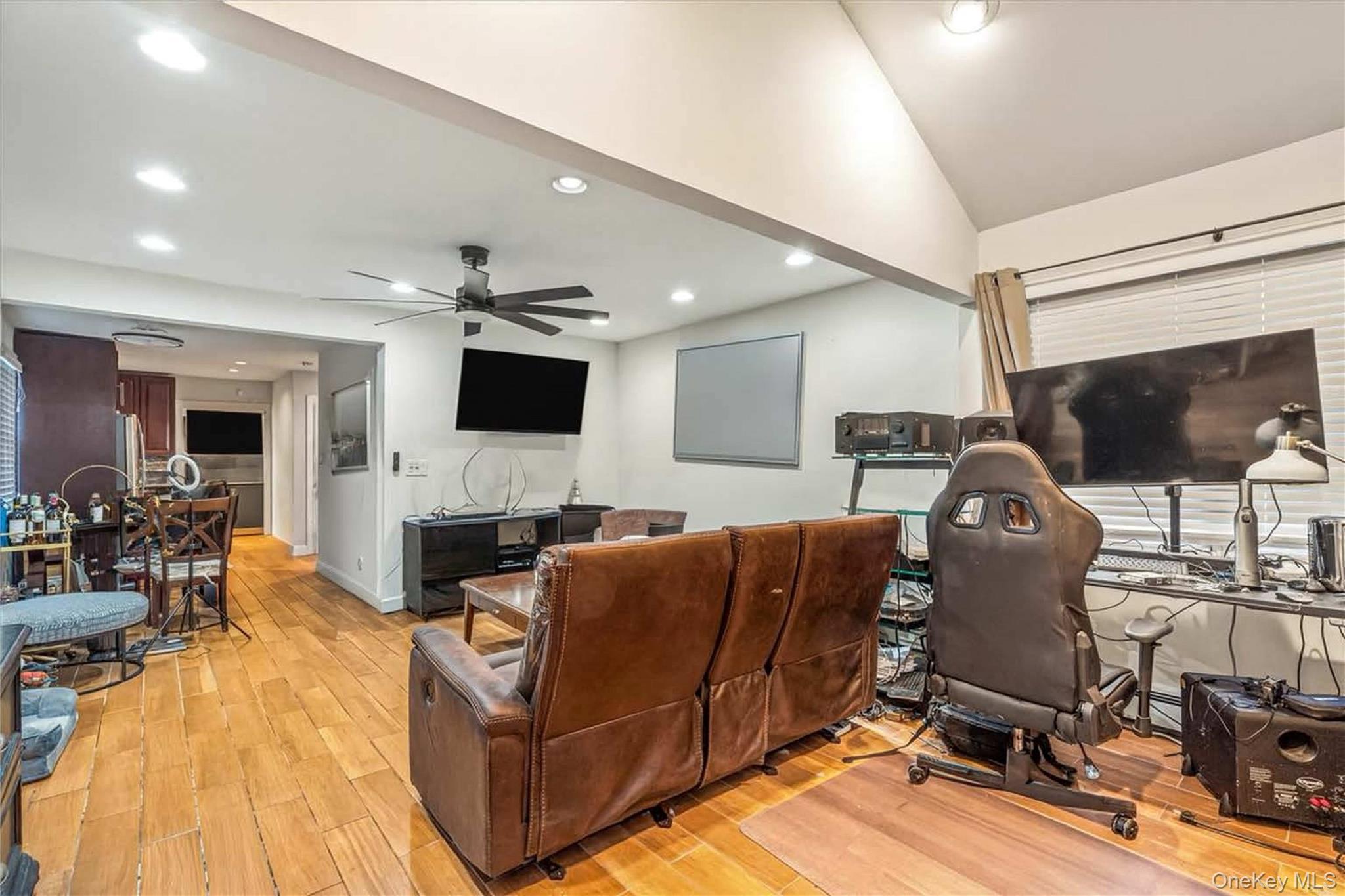 #2 photo, 99-46 163rd Drive, Howard Beach , NY 11414