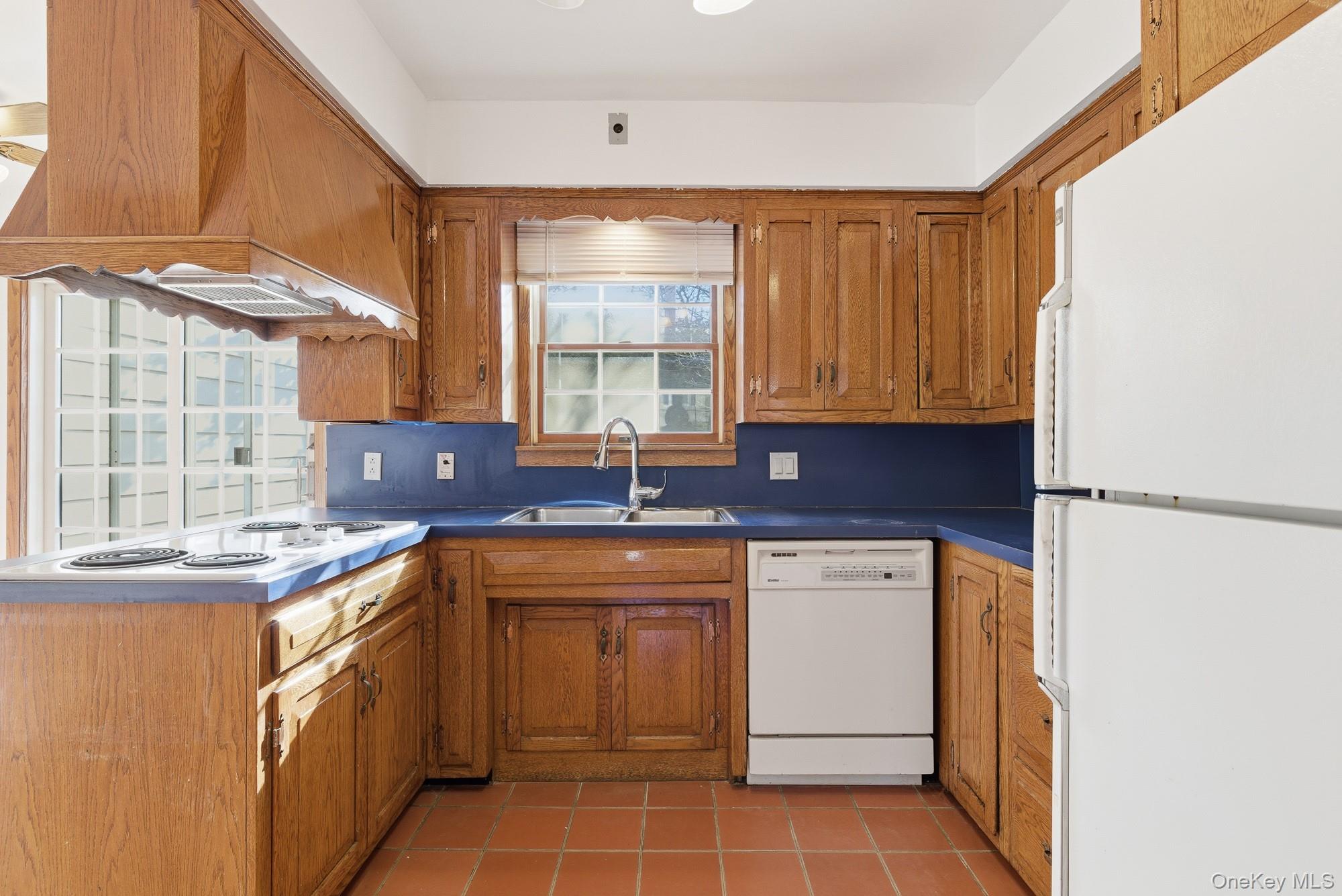 #11 photo, 58 Dartmouth Street, Garden City , NY 11530