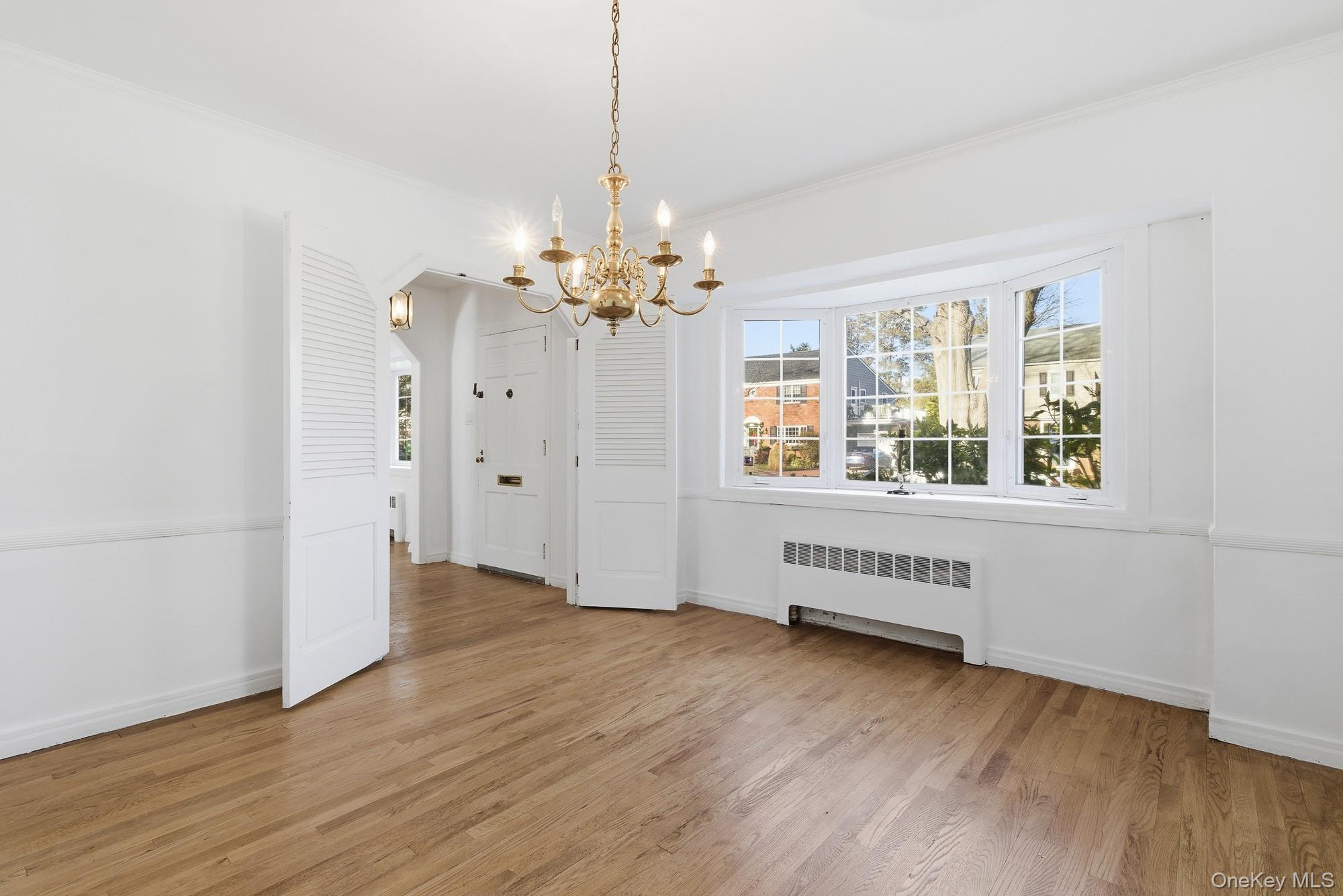 #16 photo, 58 Dartmouth Street, Garden City , NY 11530