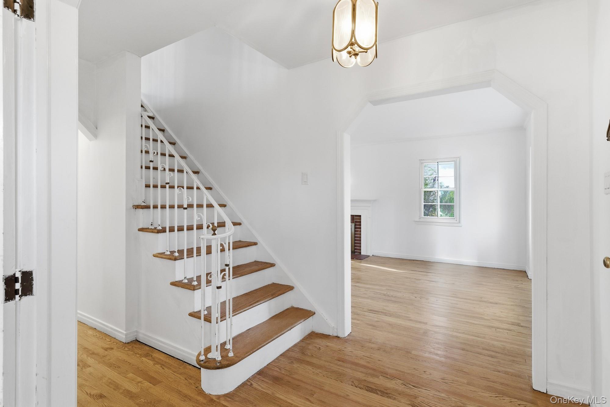 #2 photo, 58 Dartmouth Street, Garden City , NY 11530