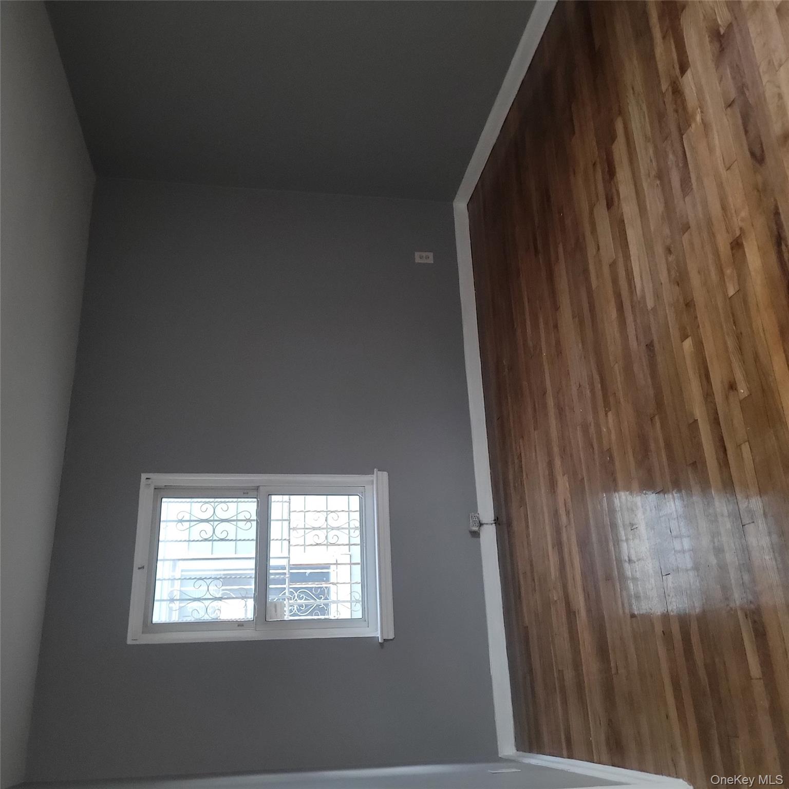 #14 photo, 11924 203rd Street, Saint Albans , NY 11412