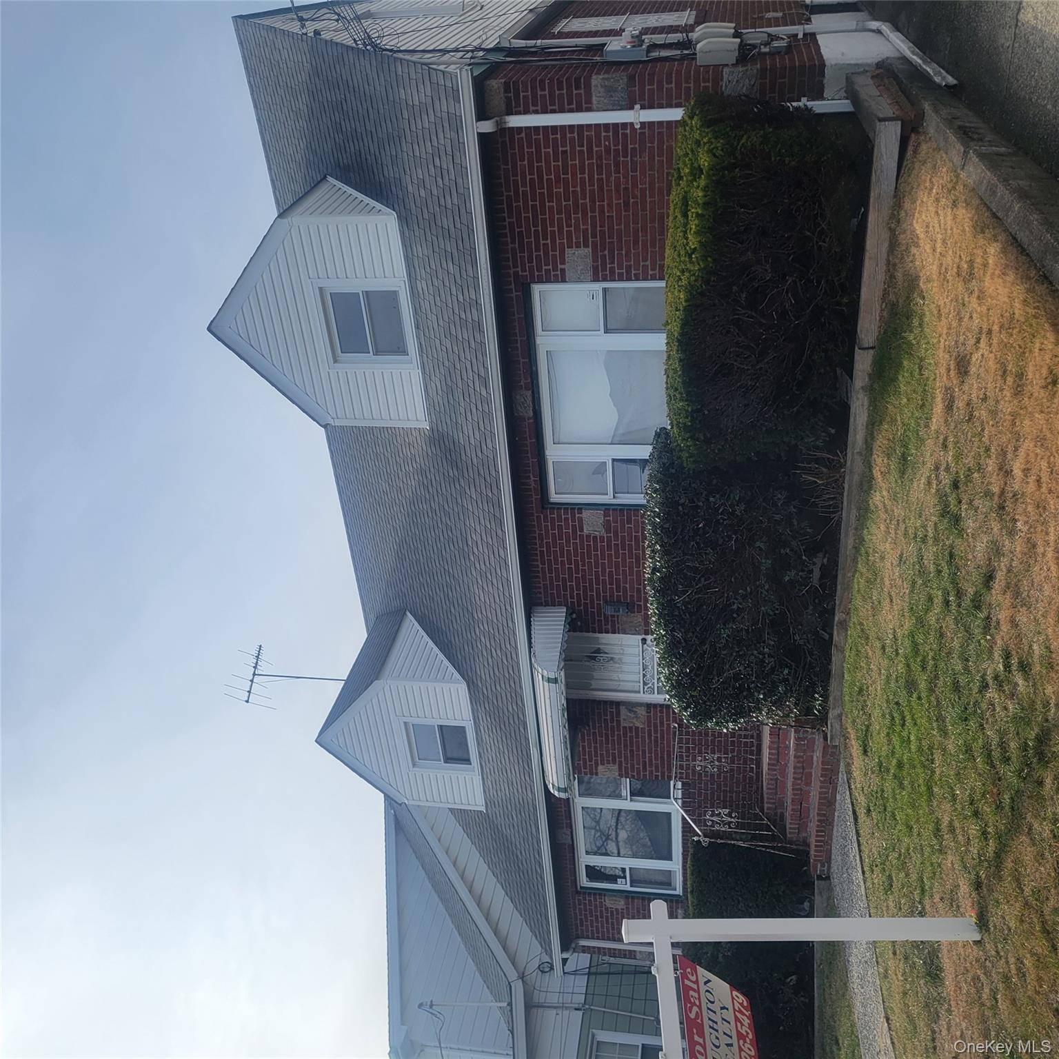 #17 photo, 11924 203rd Street, Saint Albans , NY 11412