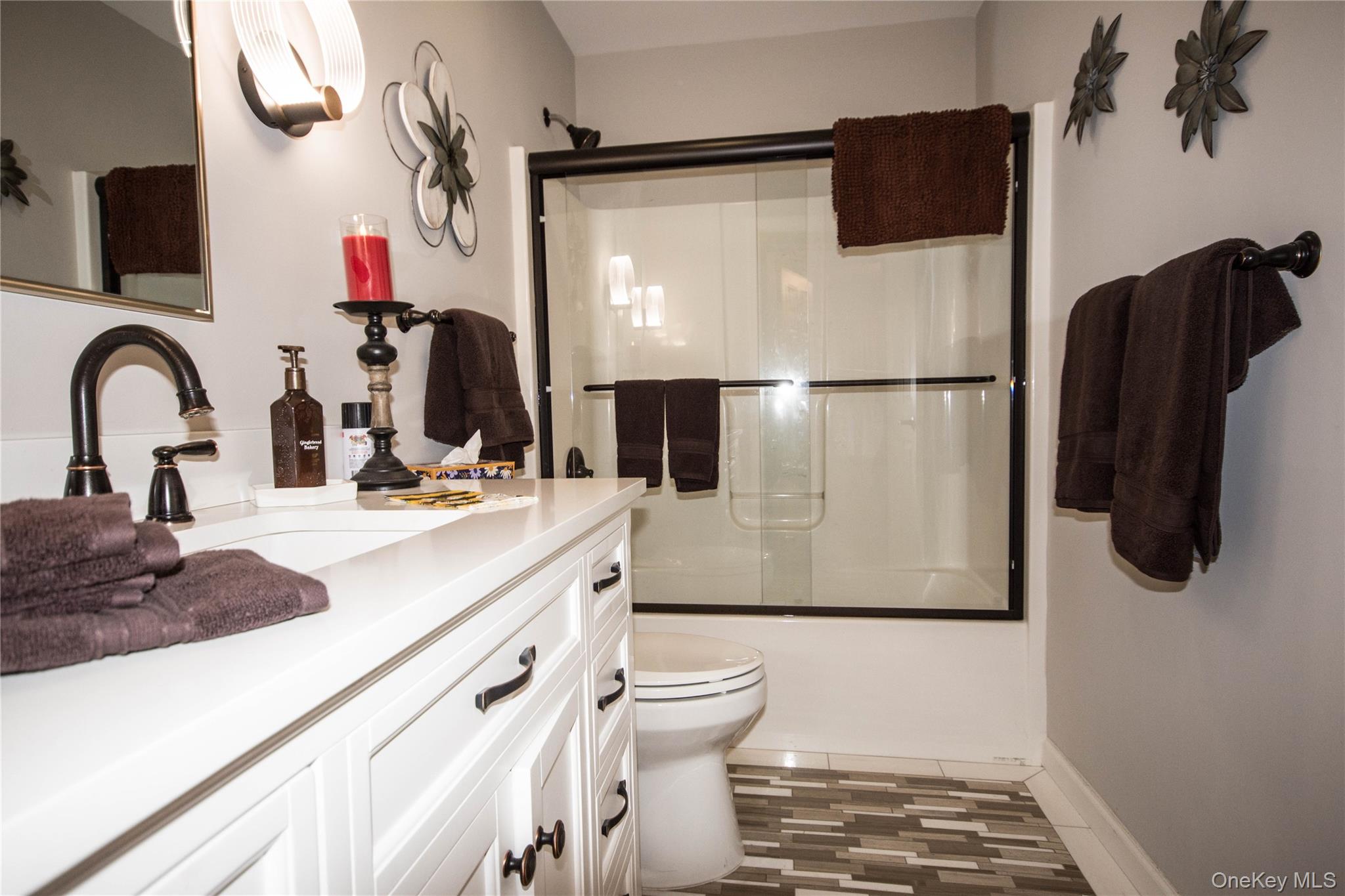 #11 photo, 1661 # 519 Old Country rd, Riverhead , NY 11901