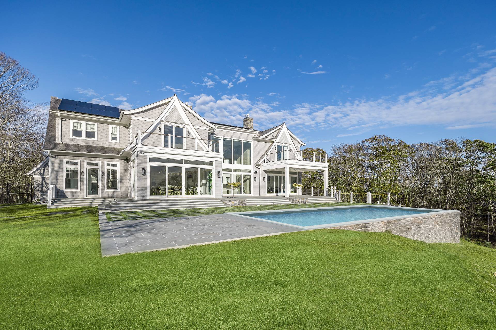 #1 photo, 10 Holly Street, Montauk , NY 11954