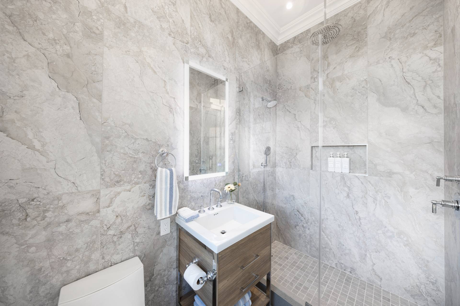 #25 photo, 10 Holly Street, Montauk , NY 11954