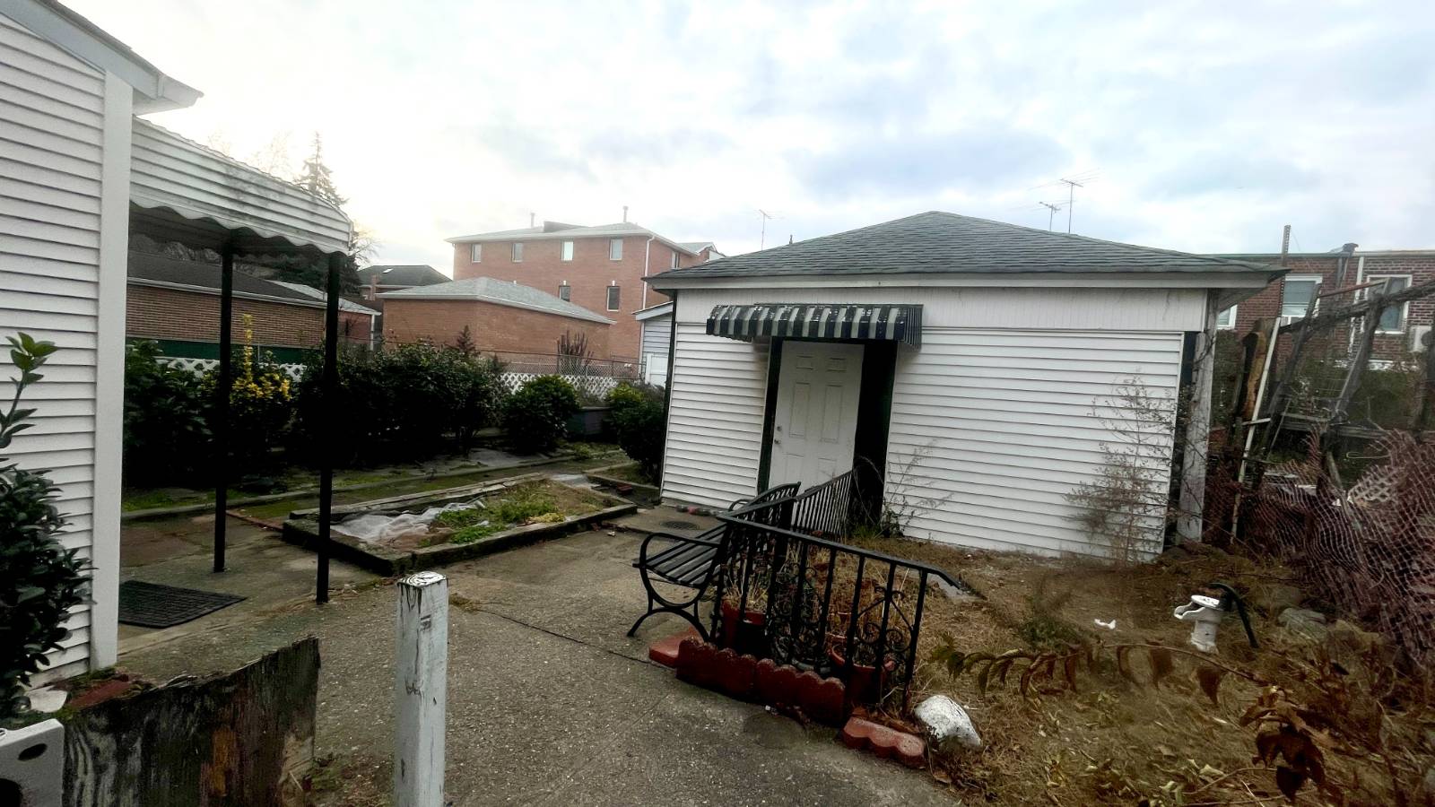 #4 photo, 61-38 167 Street, Fresh Meadows , NY 11365