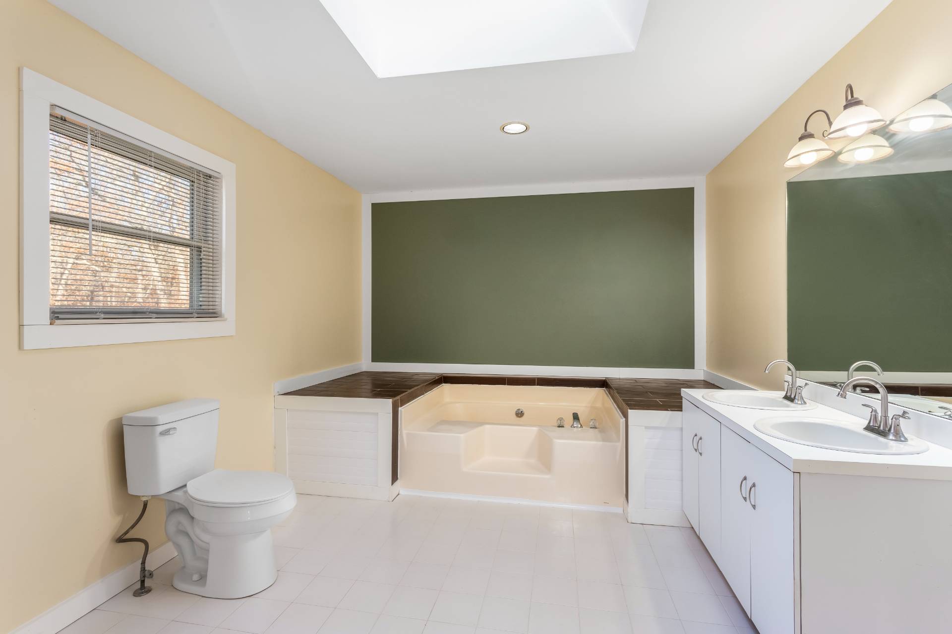 #10 photo, 45 DREW DR, Eastport , NY 11941