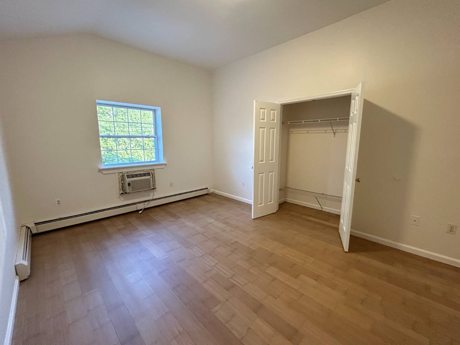 #3 photo, 1943 Adee Ave, #3, East Bronx , NY 10469