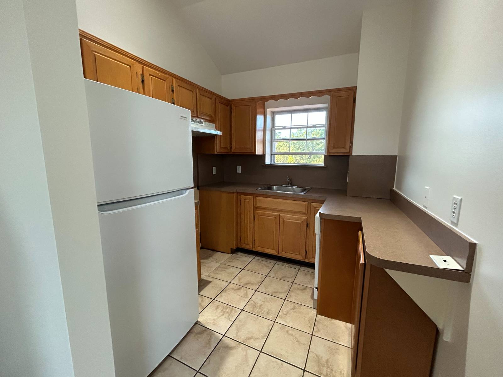 #4 photo, 1943 Adee Ave, #3, East Bronx , NY 10469