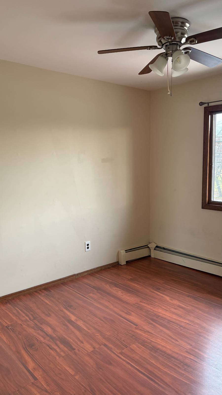 #7 photo, 182 Jerusalem Ave, Levittown , NY 11756