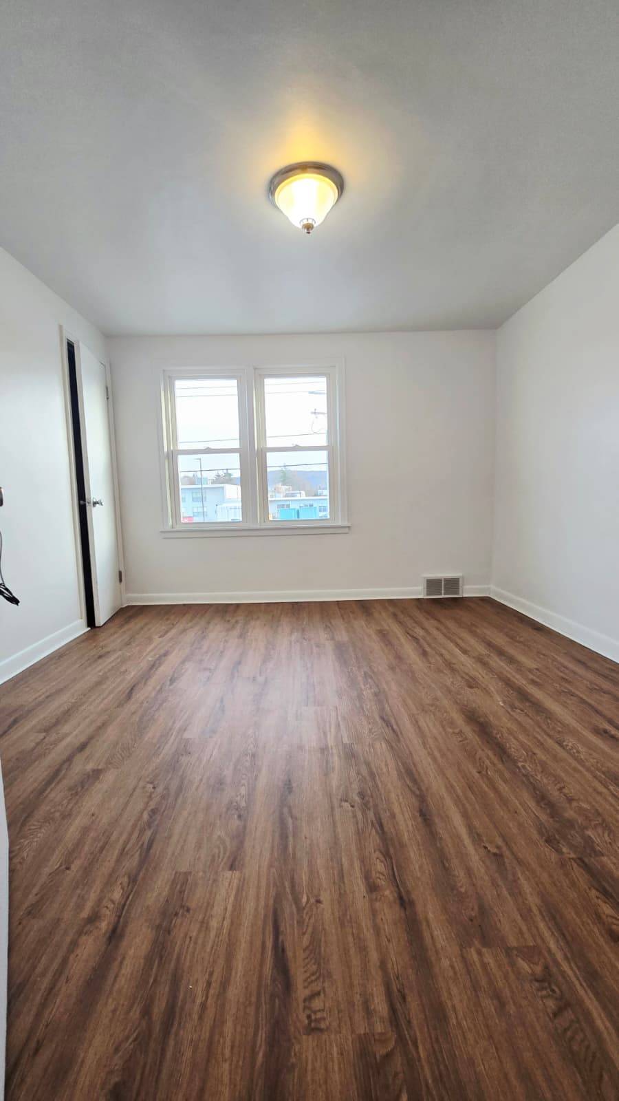 #12 photo, 725 DICKSON ST, Endicott , NY 13760