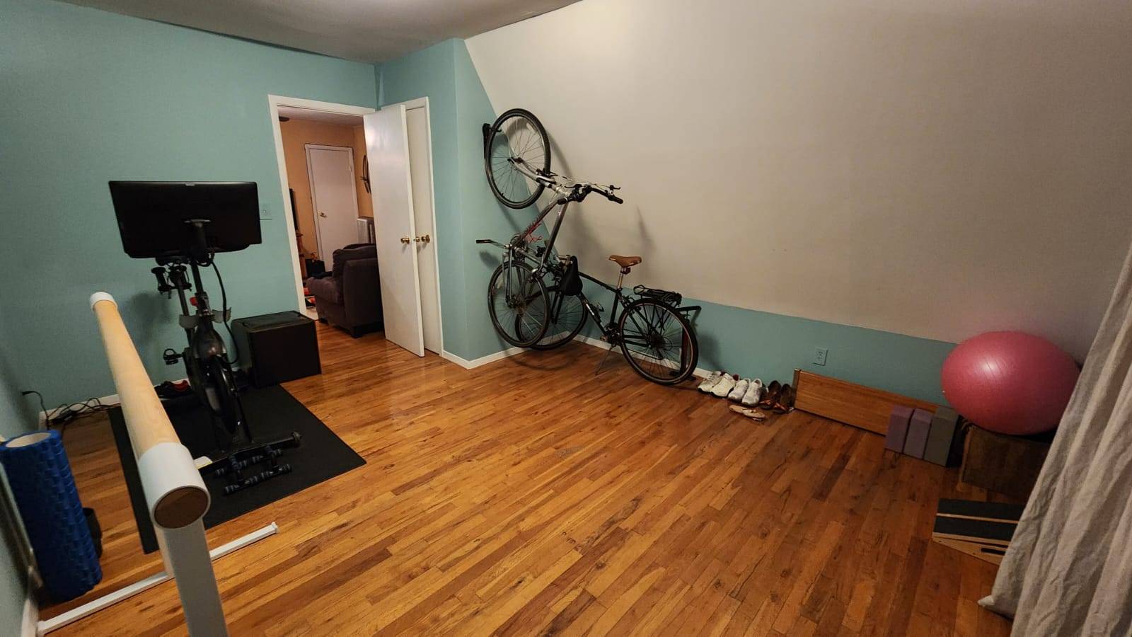 #17 photo, East 12th Street & Ave R, Gravesend , NY 11223