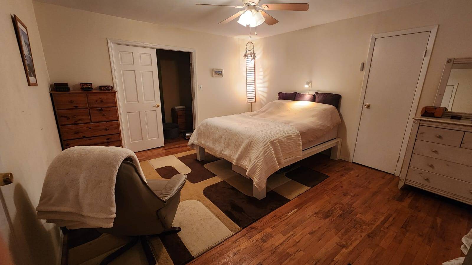 #24 photo, East 12th Street & Ave R, Gravesend , NY 11223