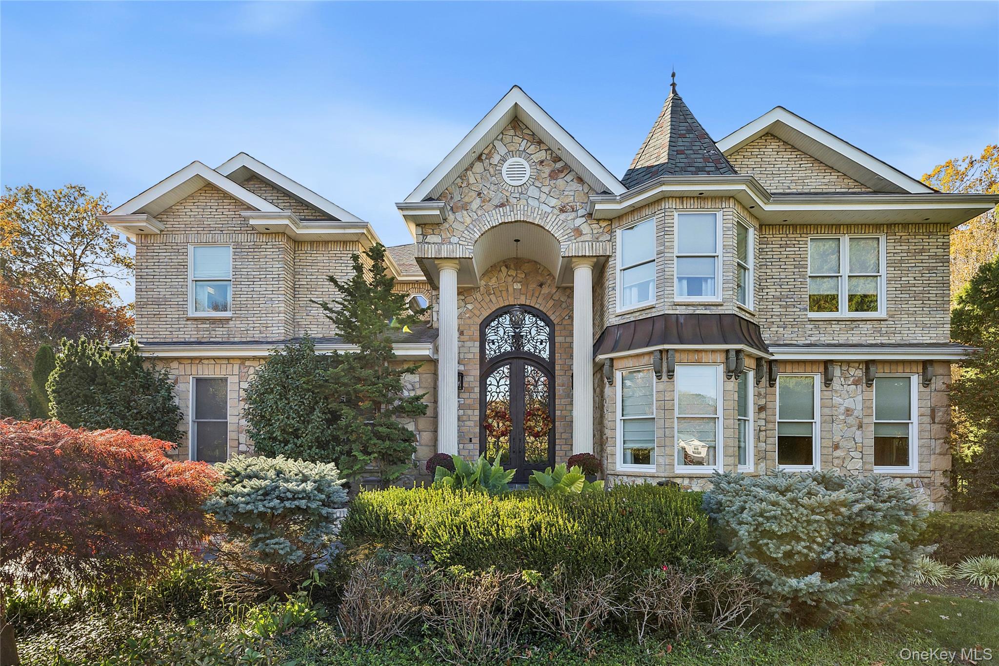 #1 photo, 5 Schoolhouse Court, Oyster Bay , NY 11771