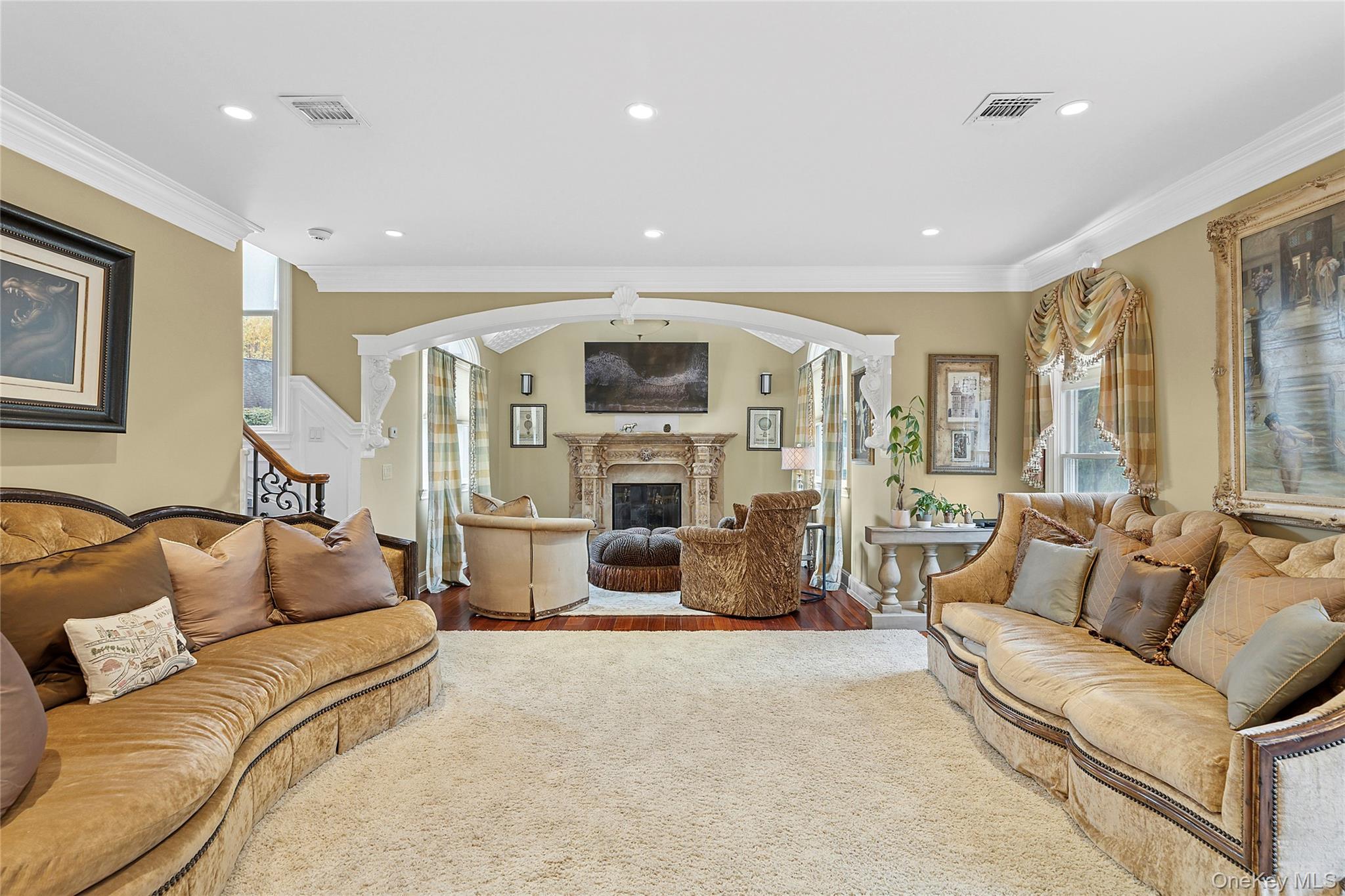 #10 photo, 5 Schoolhouse Court, Oyster Bay , NY 11771