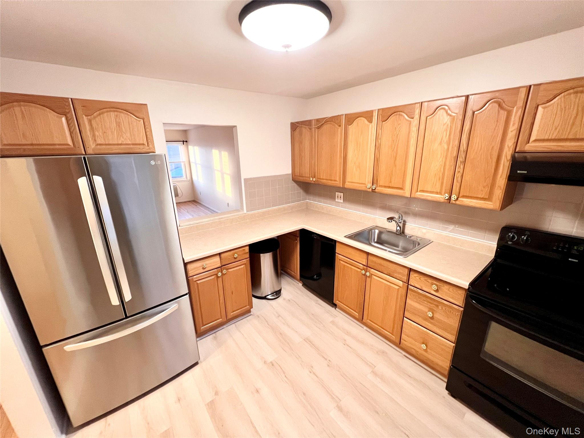 #1 photo, 130 Glenwood, Yonkers , NY 10703