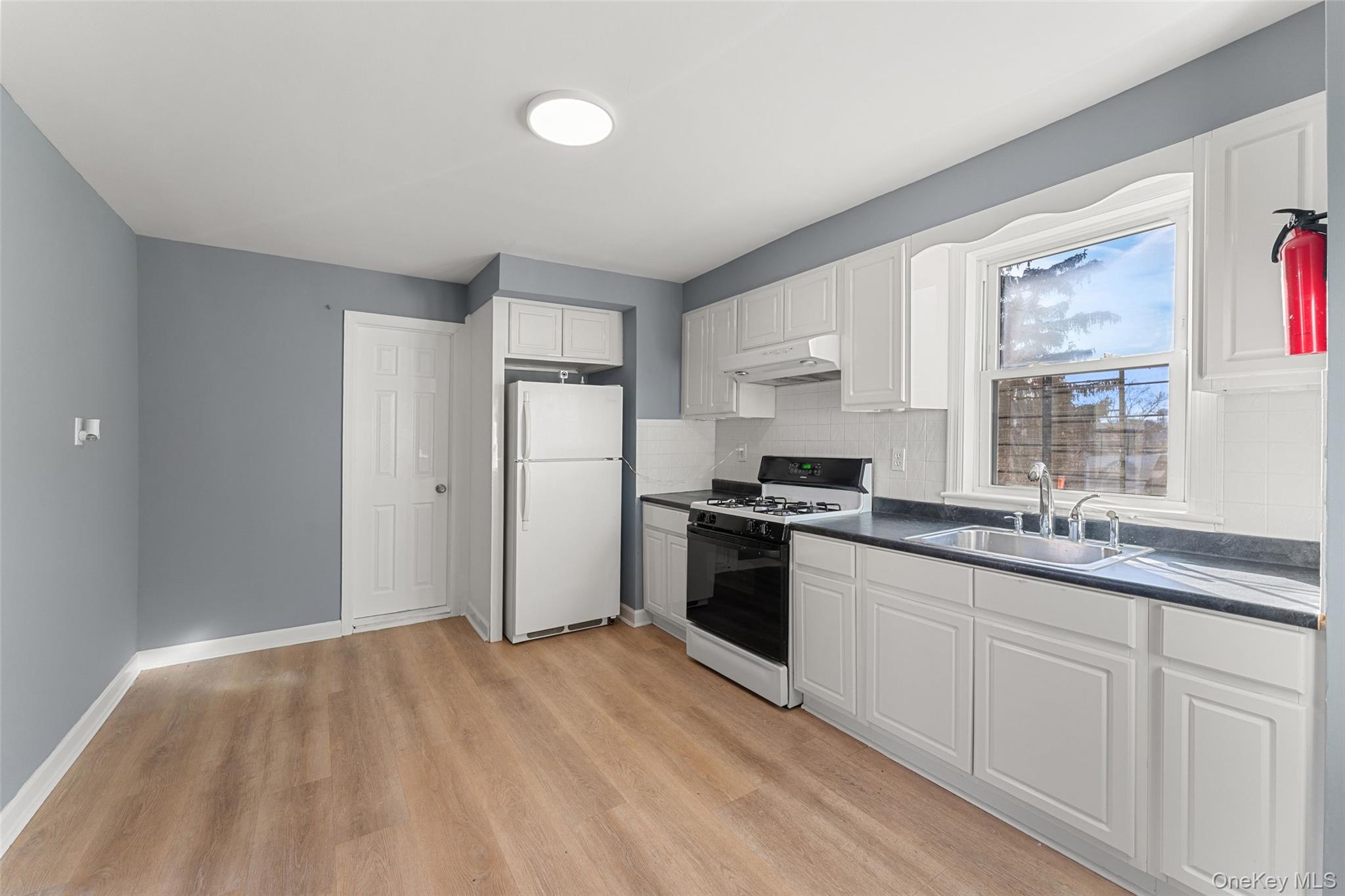 #3 photo, 234 Edwards Place, Yonkers , NY 10703