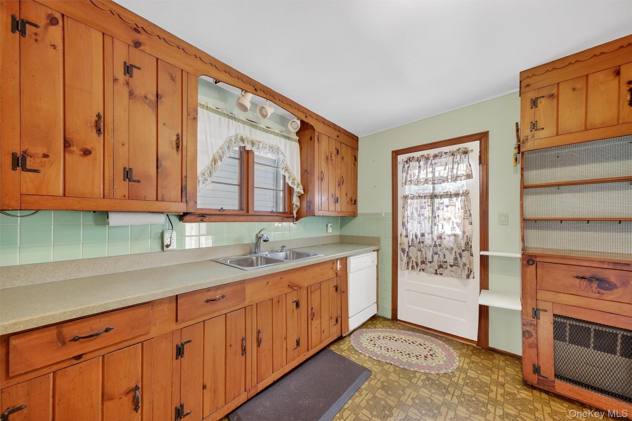 #8 photo, 69 Beacon Street, Beacon , NY 12508