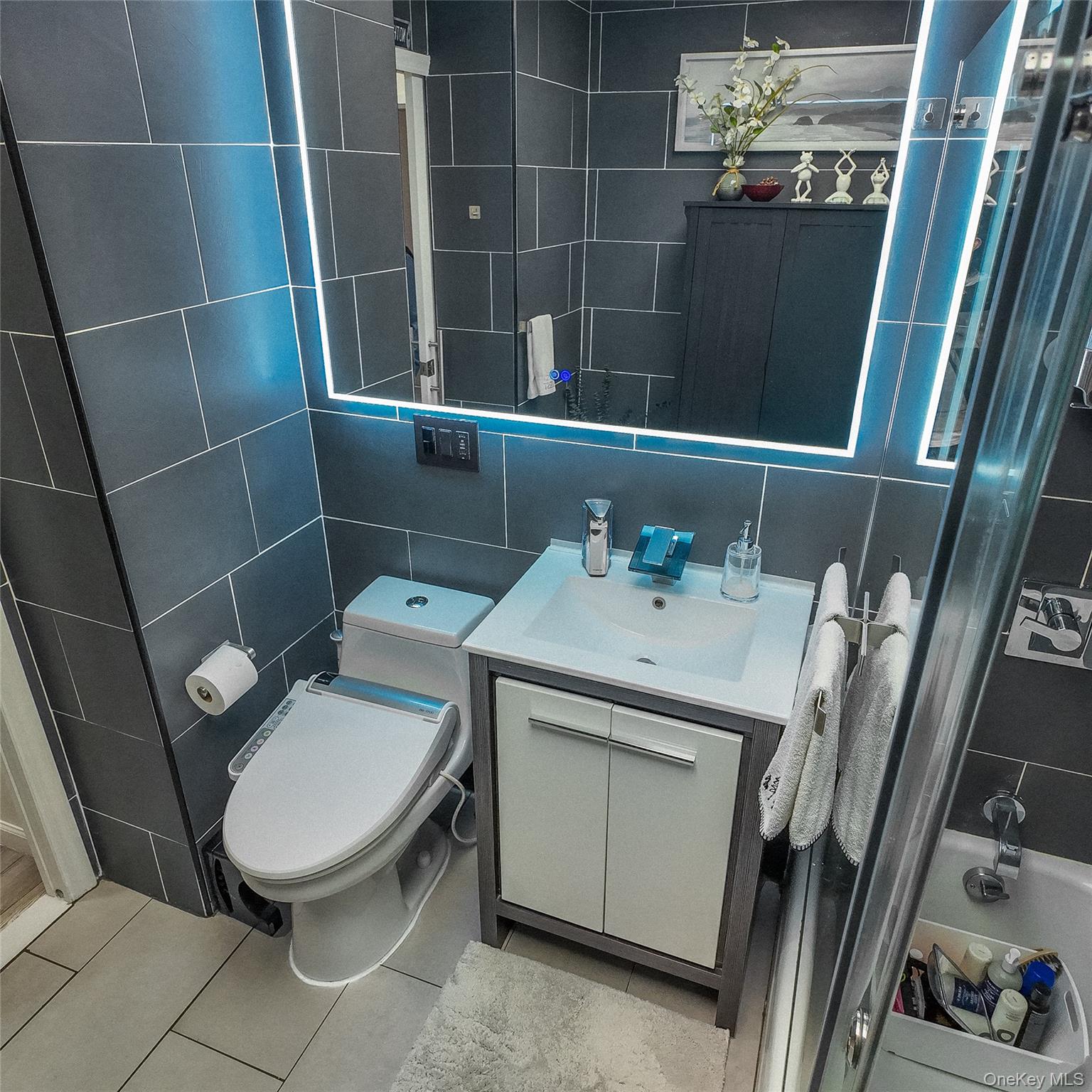 #12 photo, 1966 Newbold Avenue, Bronx , NY 10472