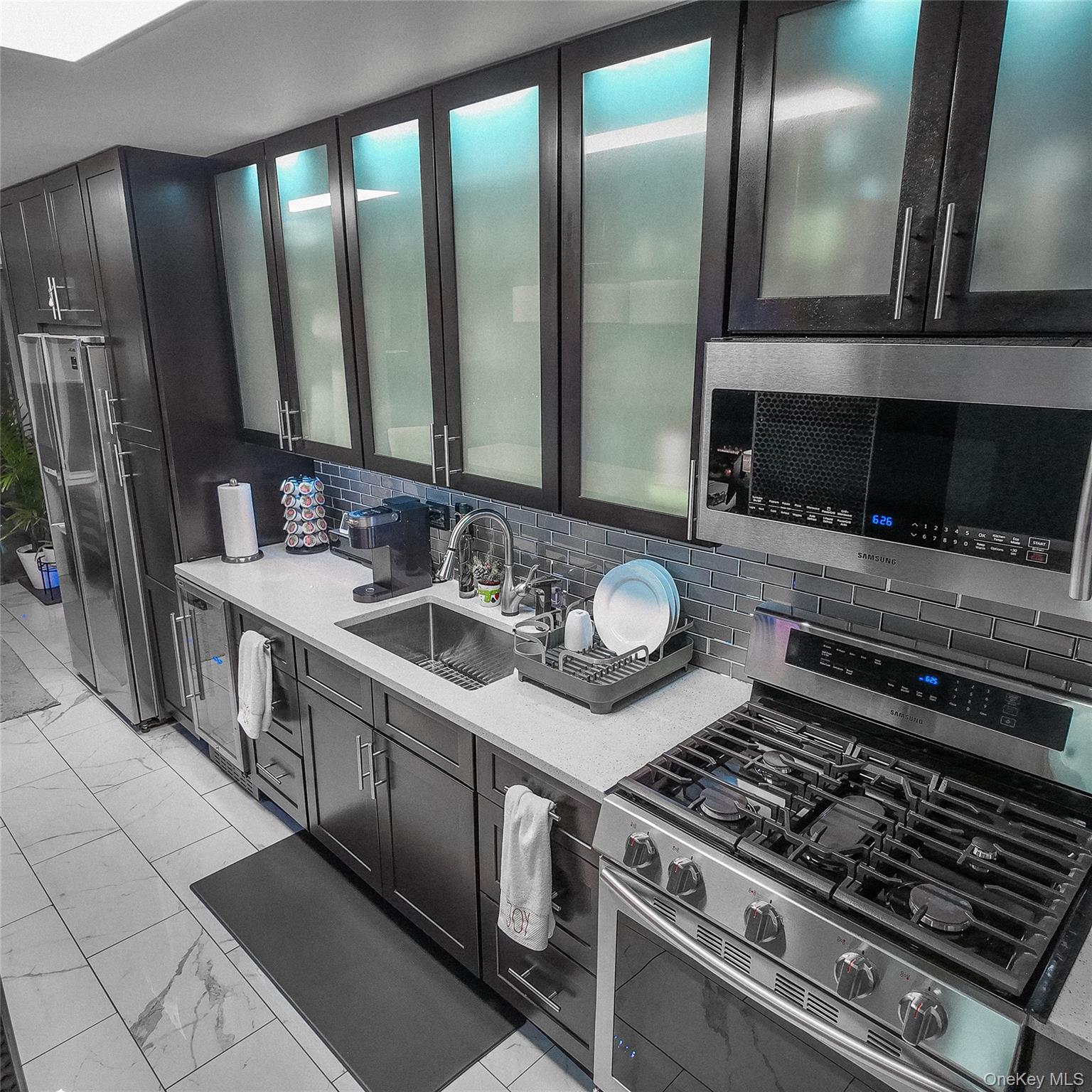 #2 photo, 1966 Newbold Avenue, Bronx , NY 10472