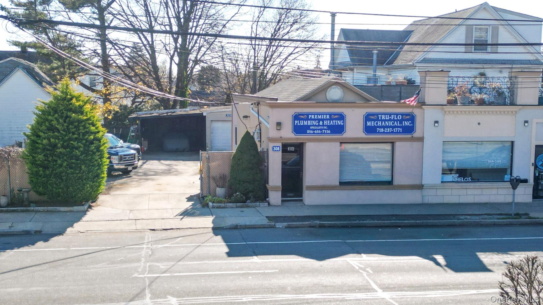 #3 photo, 308 Jericho, New Hyde Park , NY 11040