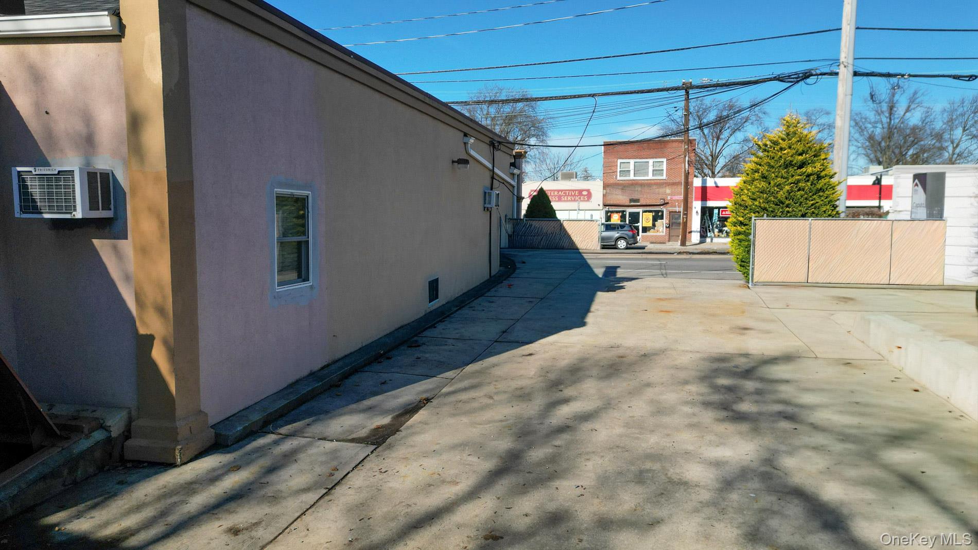 #8 photo, 308 Jericho, New Hyde Park , NY 11040