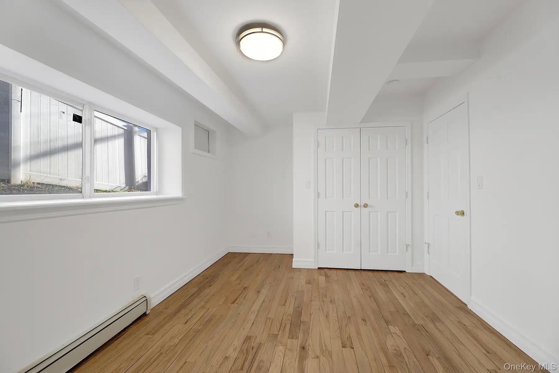 #12 photo, 1 Ash place, Great Neck Plaza , NY 11021