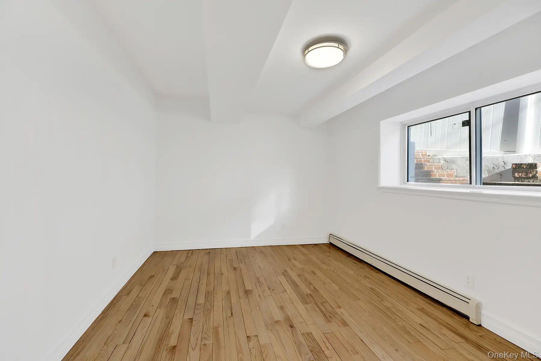 #13 photo, 1 Ash place, Great Neck Plaza , NY 11021