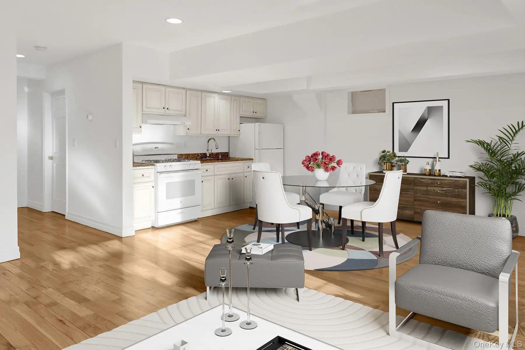 #7 photo, 1 Ash place, Great Neck Plaza , NY 11021