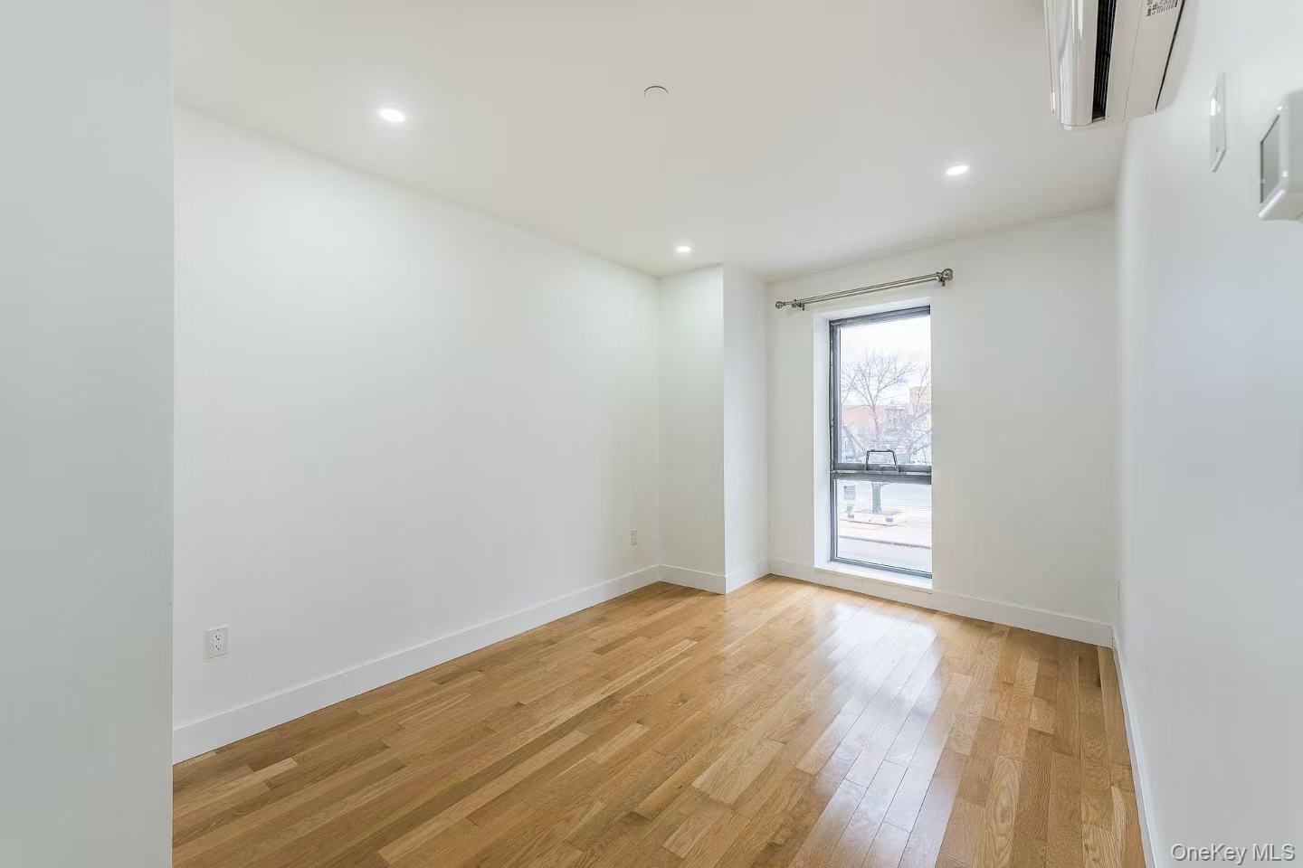 #14 photo, 165-02 Sanford Avenue, Flushing , NY 11358