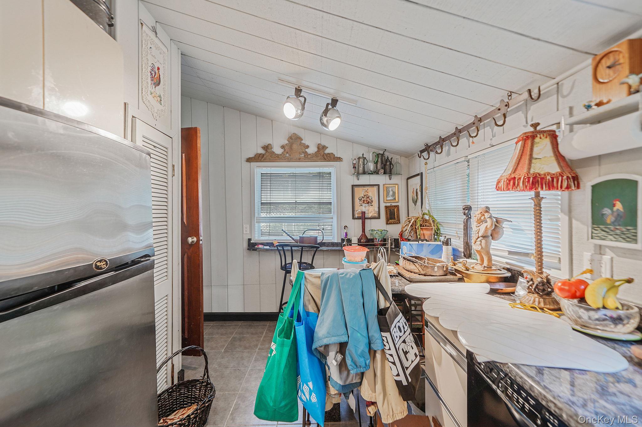 #12 photo, 427 Park Avenue, Huntington , NY 11743