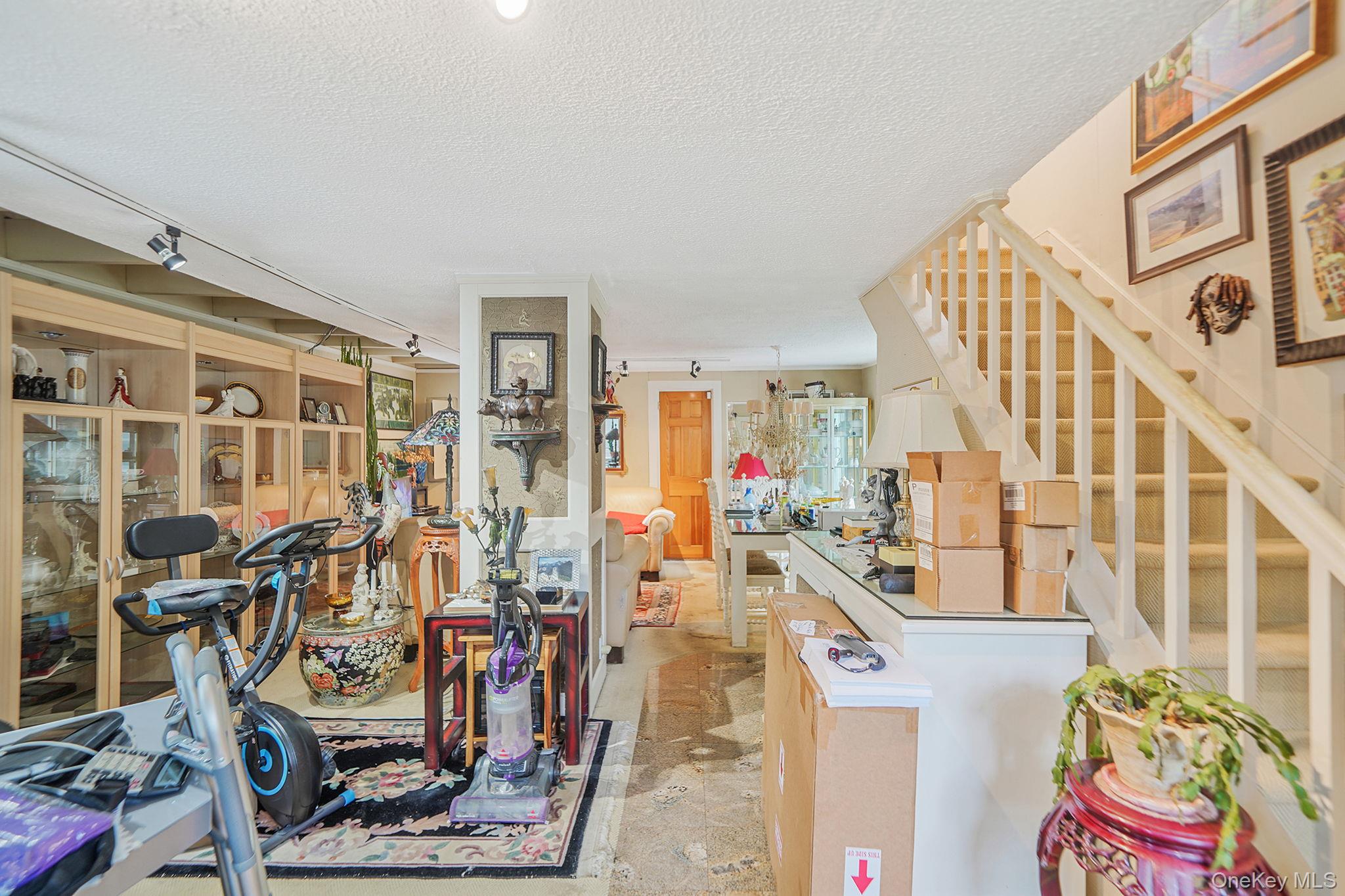 #4 photo, 427 Park Avenue, Huntington , NY 11743