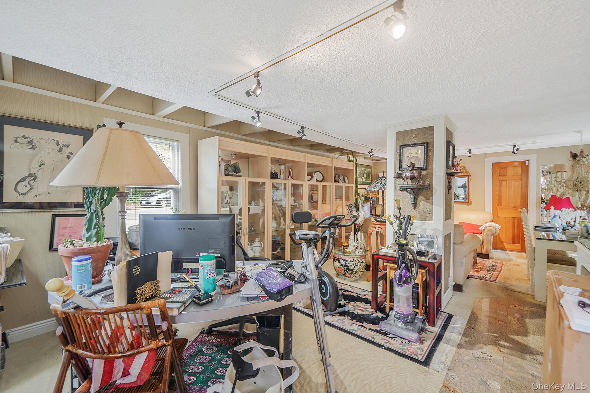 #5 photo, 427 Park Avenue, Huntington , NY 11743