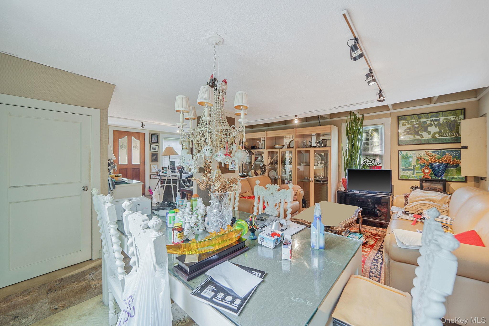 #8 photo, 427 Park Avenue, Huntington , NY 11743