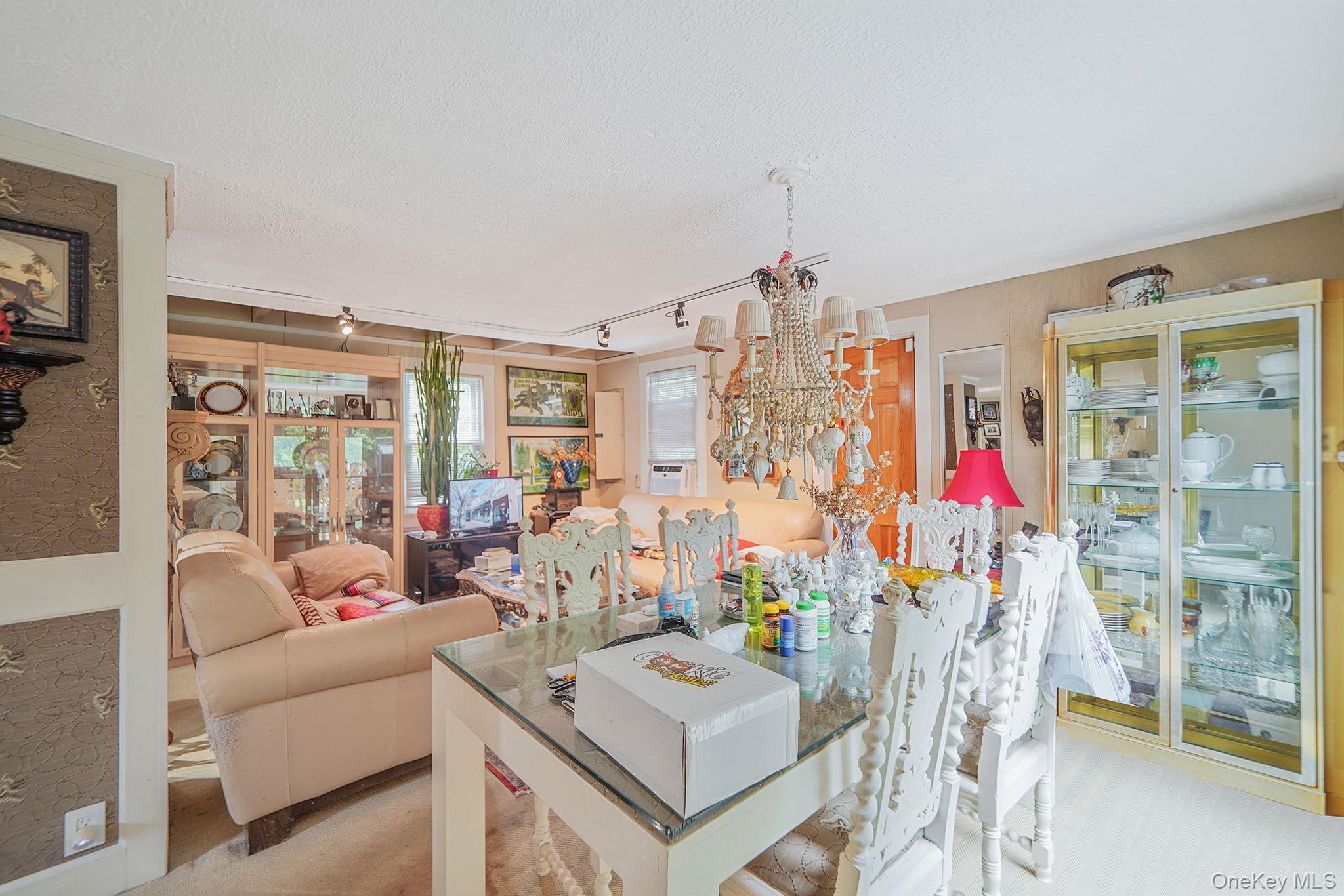 #9 photo, 427 Park Avenue, Huntington , NY 11743