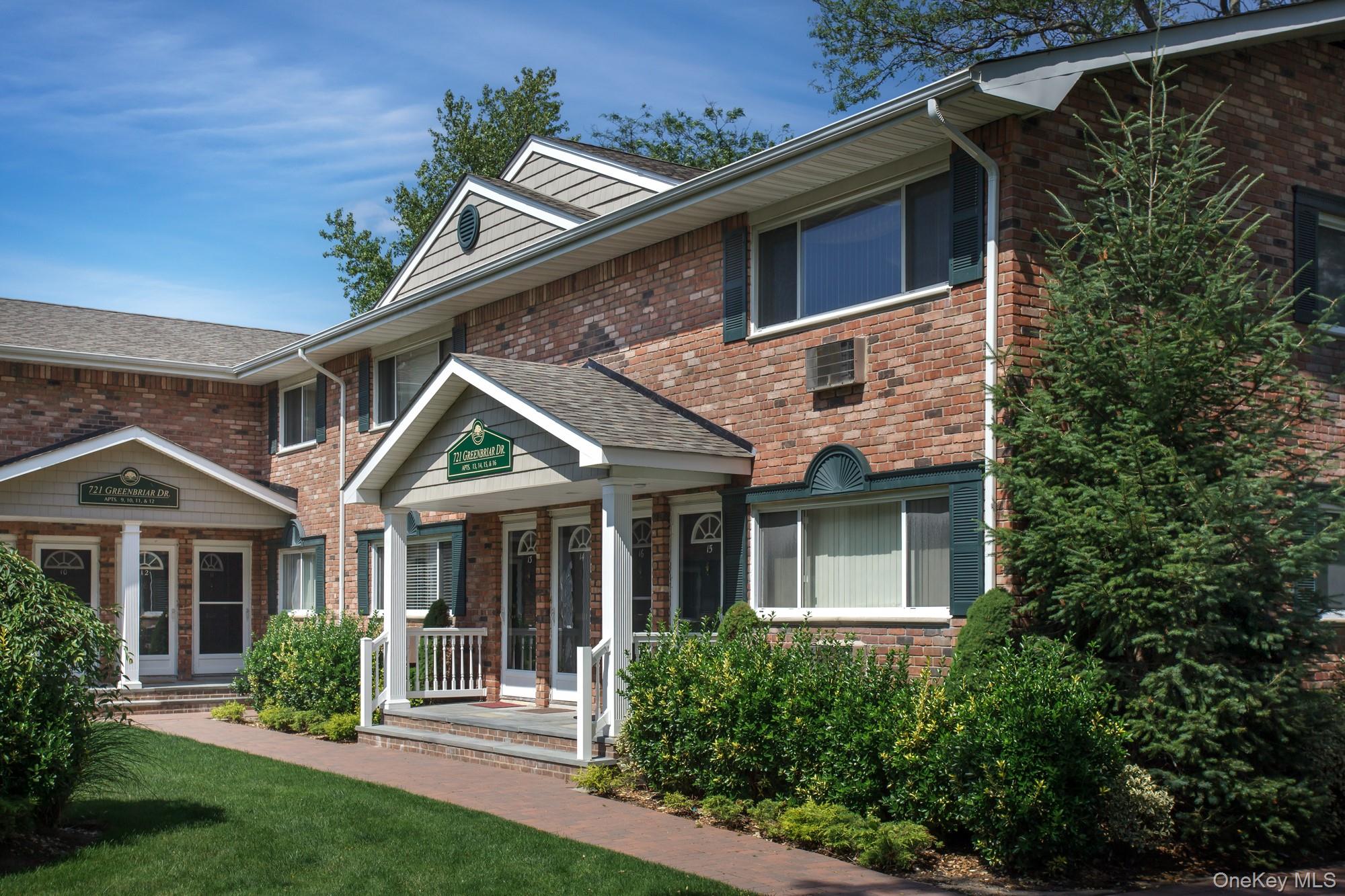 #1 photo, 140 SUSSESX Place, Bohemia , NY 11716