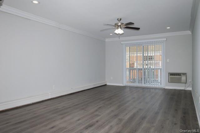 #4 photo, 140 SUSSESX Place, Bohemia , NY 11716