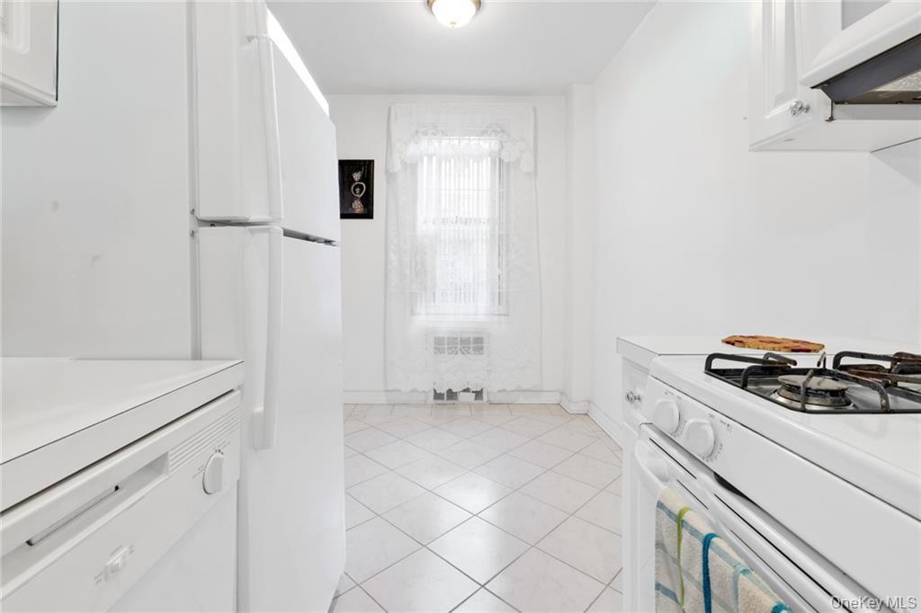 #11 photo, 3101 Ocean Parkway, Brooklyn , NY 11235