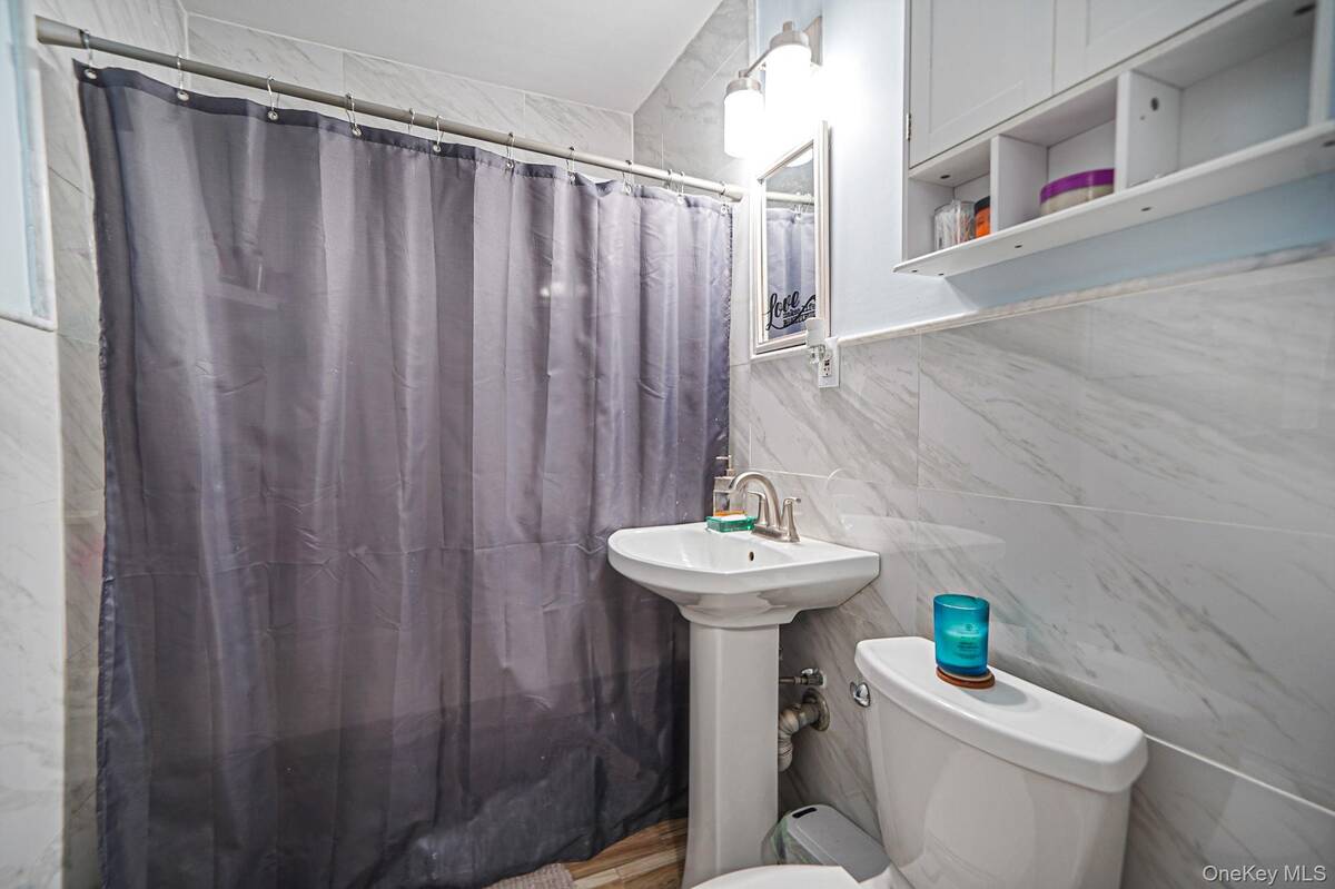 #20 photo, 32 Needle Lane, Levittown , NY 11756