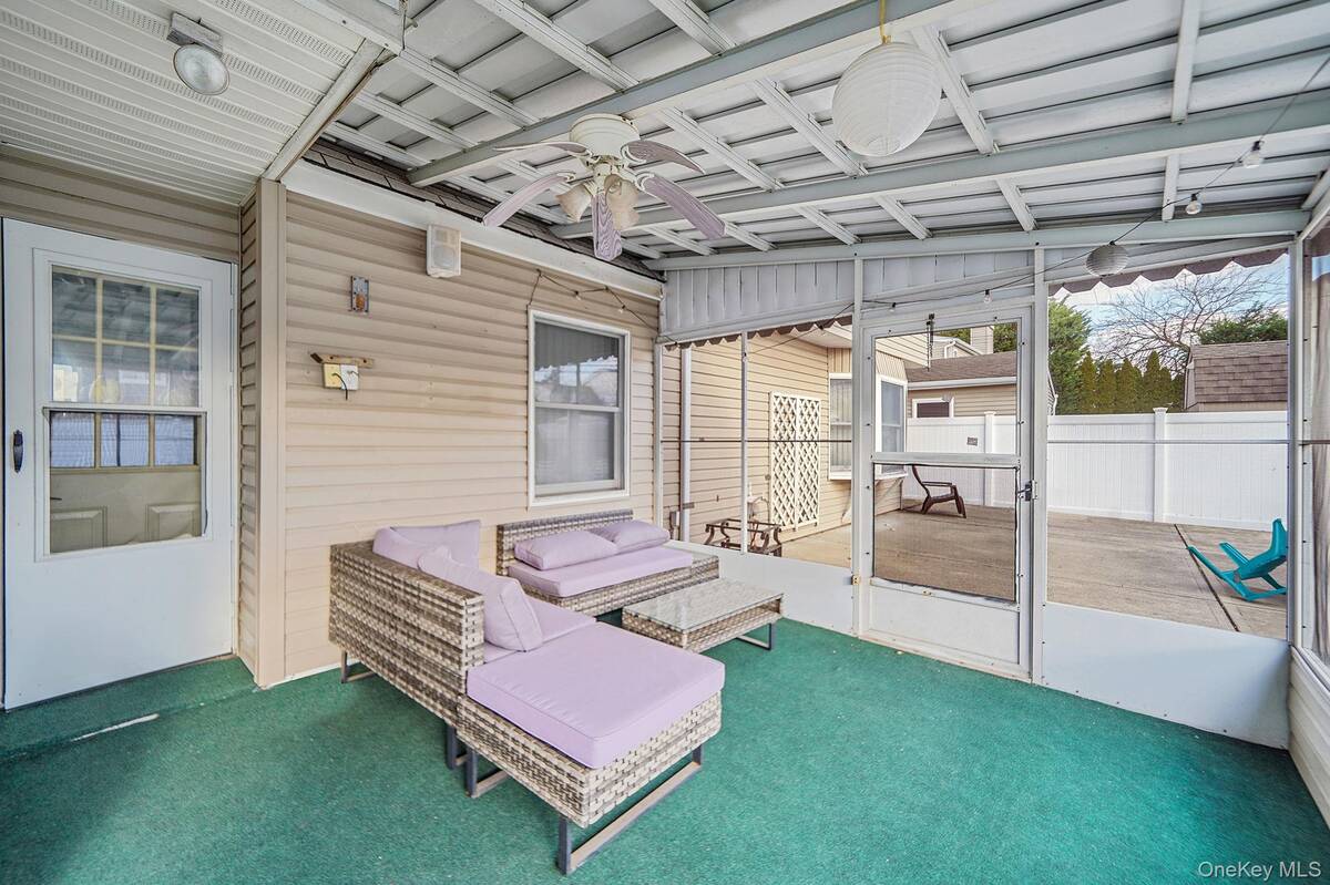 #22 photo, 32 Needle Lane, Levittown , NY 11756