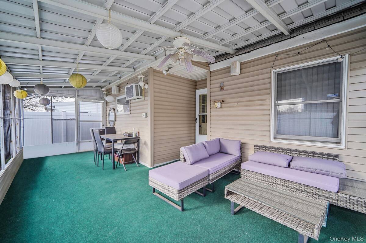 #23 photo, 32 Needle Lane, Levittown , NY 11756