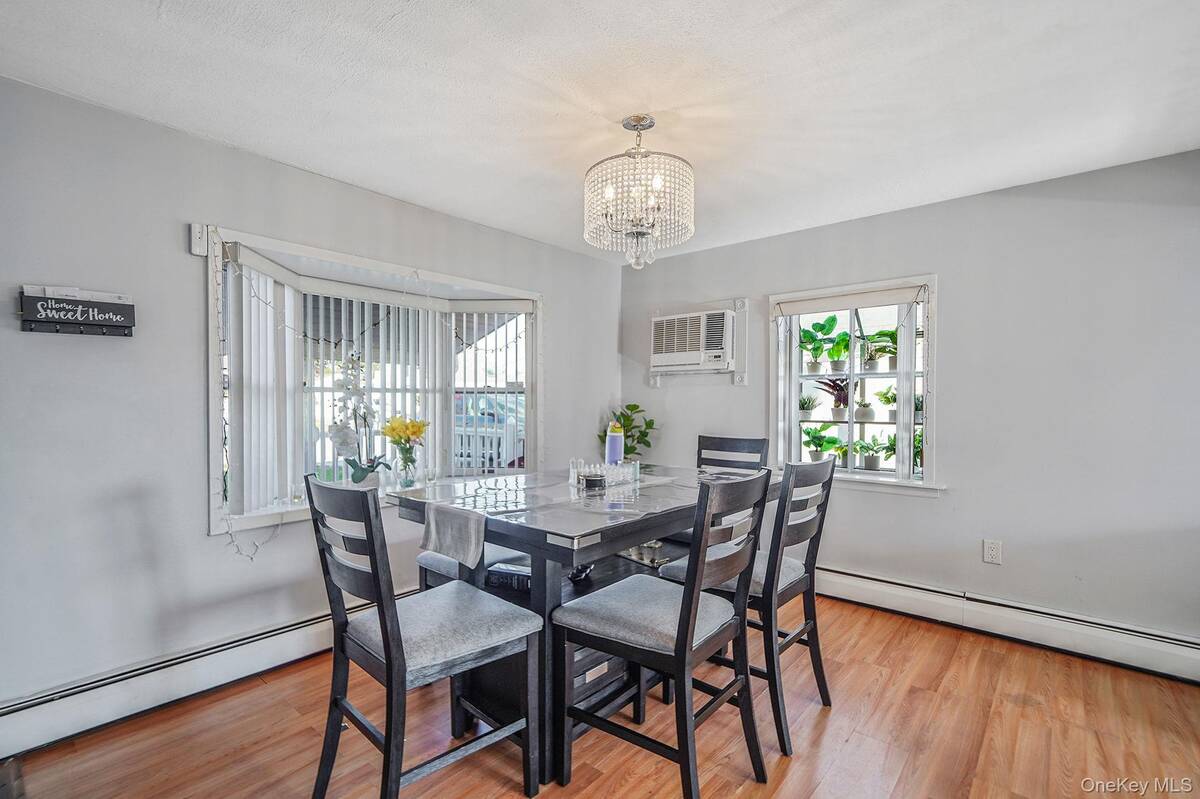 #4 photo, 32 Needle Lane, Levittown , NY 11756