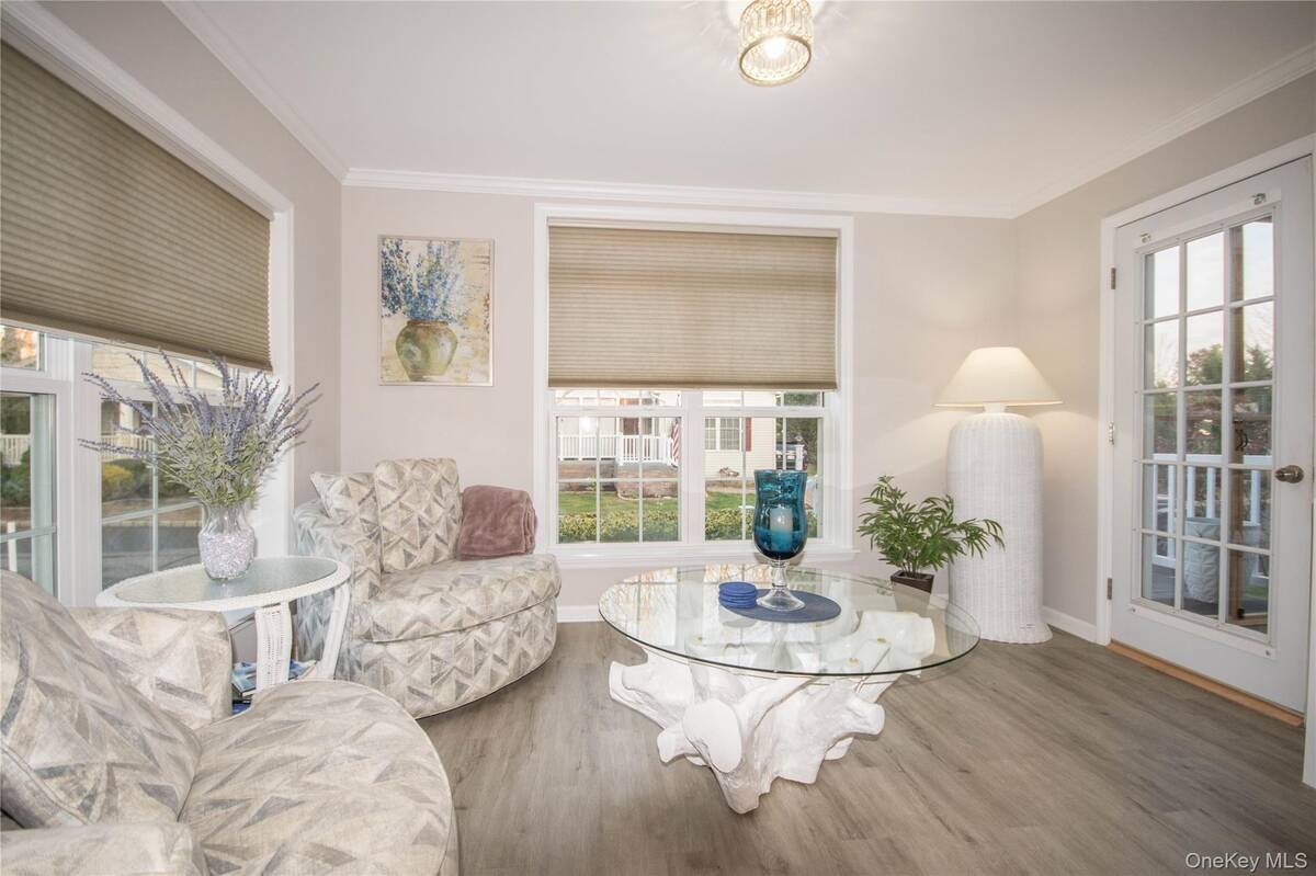 #4 photo, 1661 # 519 Old Country rd, Riverhead , NY 11901