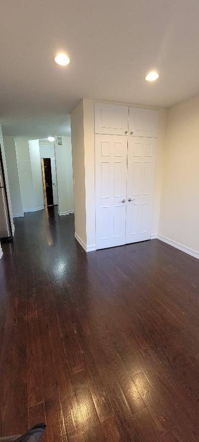 #3 photo, 35-39 10 ST, LIC , NY 11106